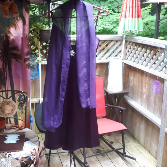 Dress - Picture 3 of 4